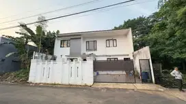 Di jual rumah dengan lokasi strategis cibubur