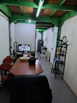 TANAH DAN BANGUNAN GUDANG SEPATAN
