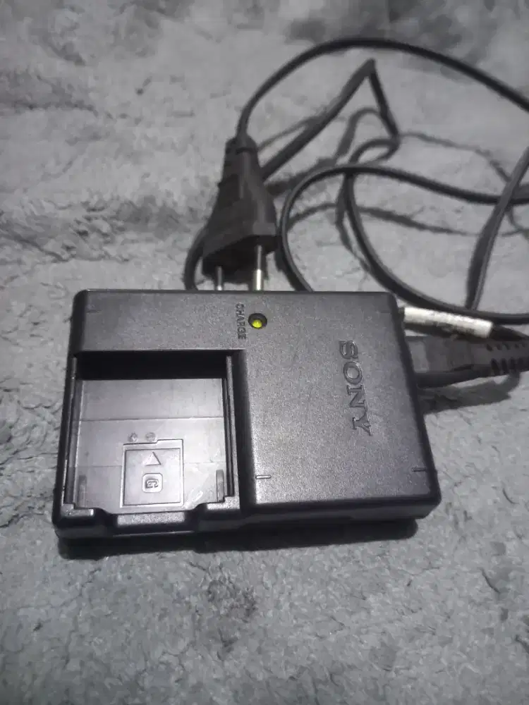Original Charger Baterry Sony type BC-CSG,Fungsi Normal