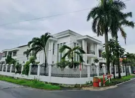 RUMAH DI KOMPLEK KAVLING AL DUREN SAWIT-HOOK HADAP TIMUR & SELATAN