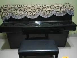 Piano yamaha 109 PE