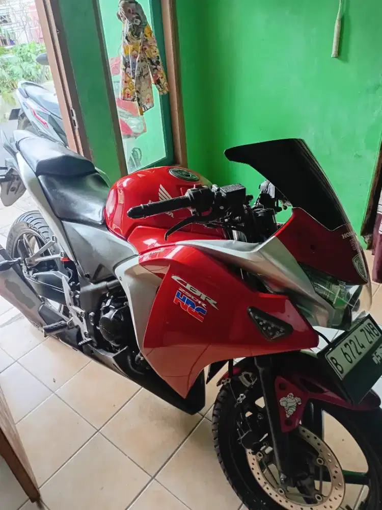 DJUAL ATAU TUKAR TAMBAH CBR 250R CBU