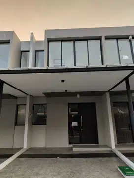 DiSewakan Rumah PIK 2 Milenial 4,5x10 Unfurnished