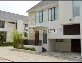 DISEWAKAN RUMAH BAGUS DALAM CLUSTER BANGKA KEMANG JAKSEL.