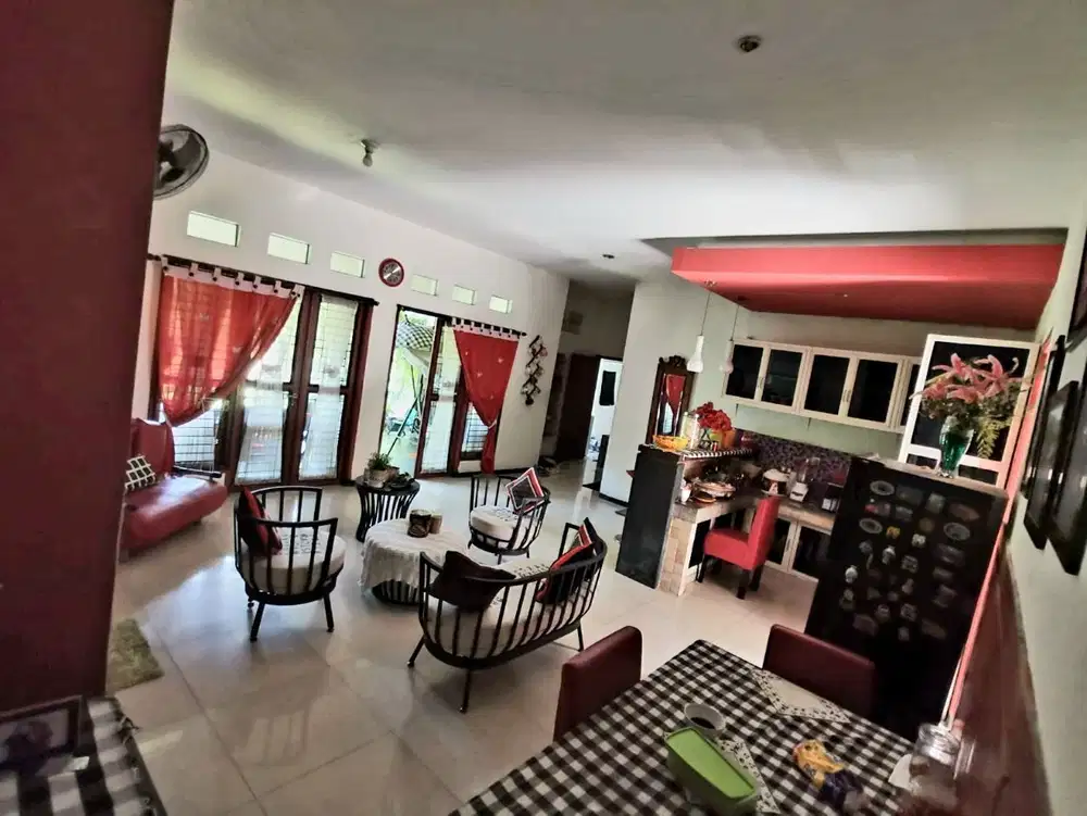 Rumah Cantik Strategis Tengah Kota Surabaya