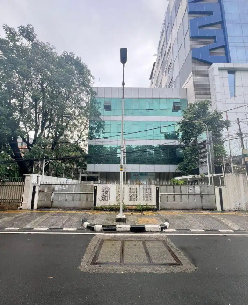 Gedung Grogol 4,5 lantai 1 Lift barang Room Office Banyak Parkir oke