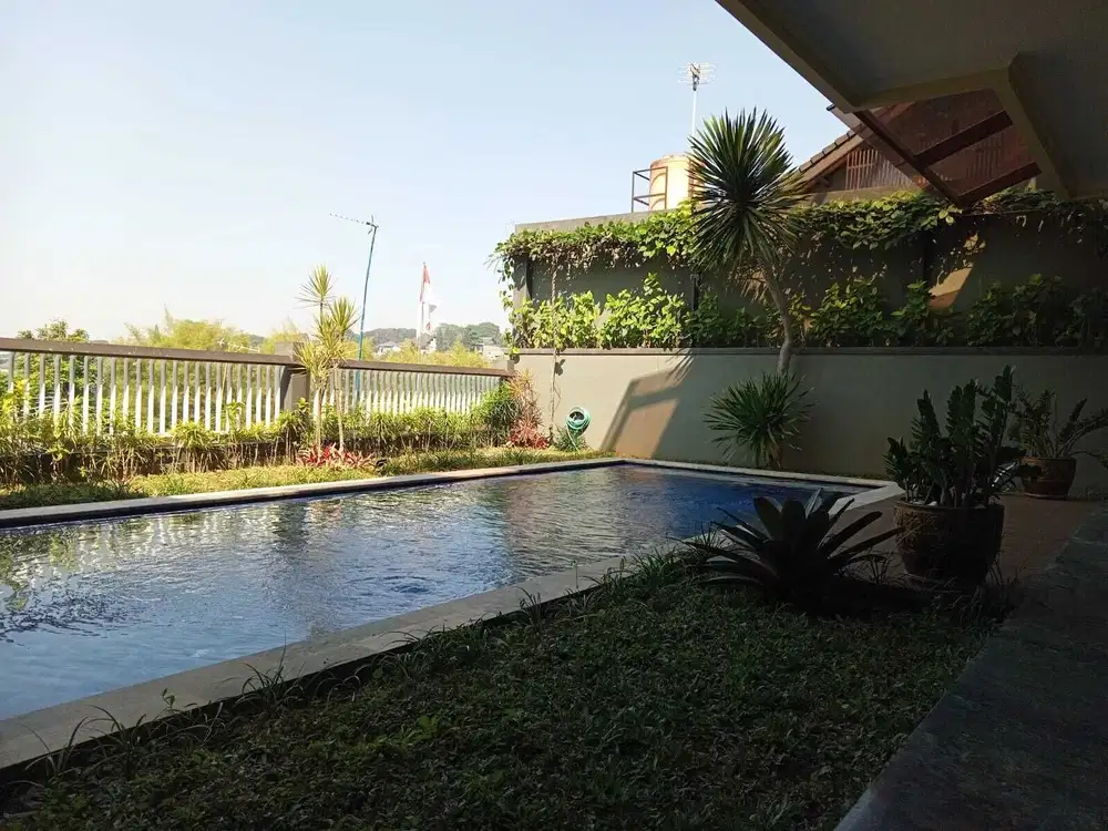 RUMAH DI CISATU CIUMBULEUIT BANDUNG
