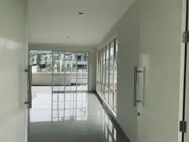 Dijual Cepat Rumah View Danau di Podomoro Park