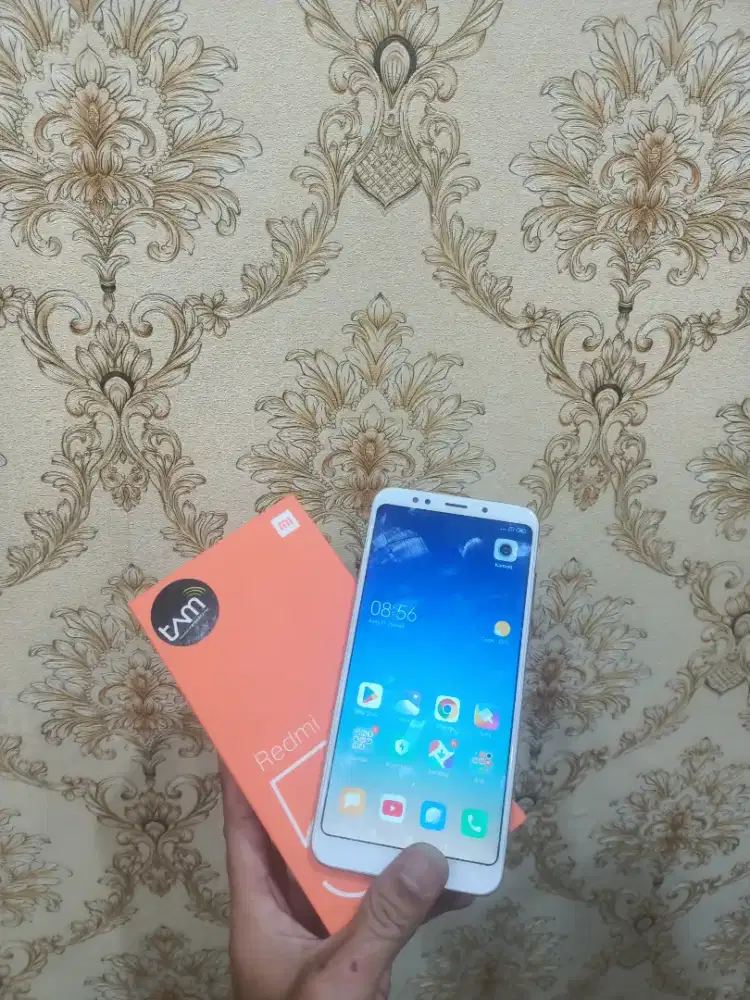 xiomi redmi 5 plus ram 4/64 normal semua nya sm dus saja