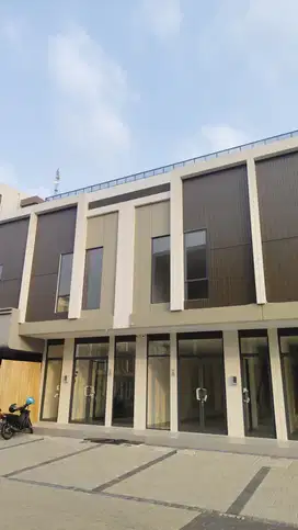 Disewakan Ruko Gandeng Verona Junction Gading Serpong