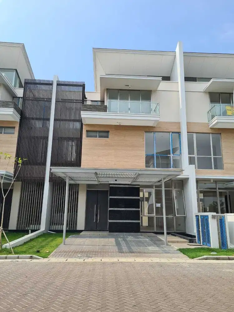 Disewakan Rumah Golf Island PIK Ukuran 10x20 3 Kamar 300 Juta/thn