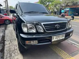 Toyota landcruiser cugnus 2001 AT 4x4 sunroof