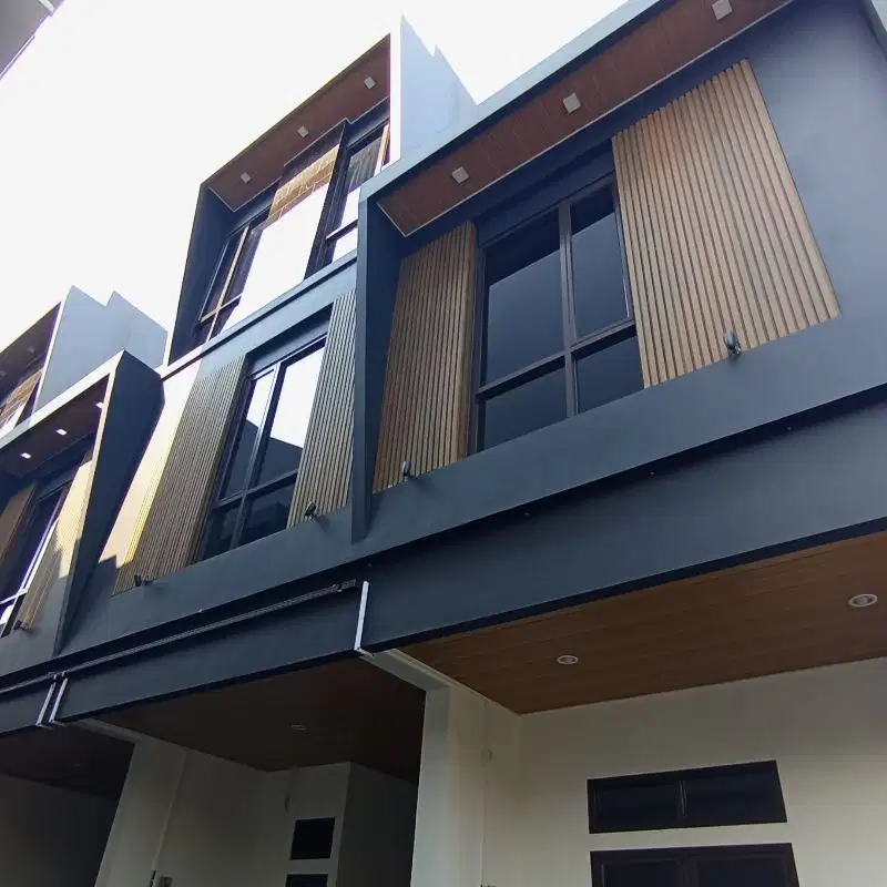 RUMAH STRATEGIS MURAH 3 LANTAI DI CEMPAKA PUTIH TIMUR JAKARTA PUSAT