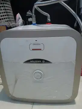 Jual Water Heater Ariston 30L