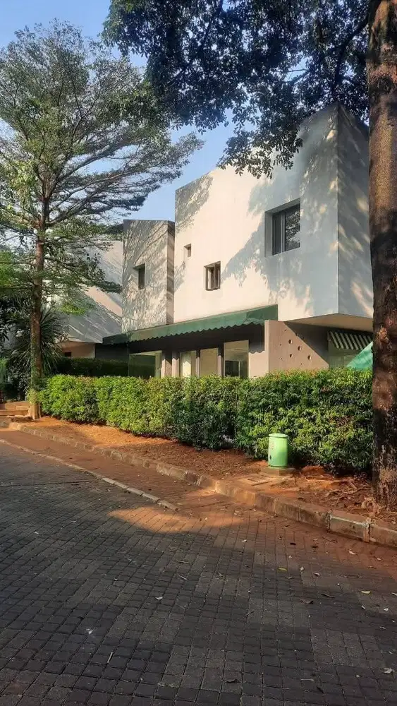 Rumah Hook dijual Murah ada Lift, 3 Lt. Cluster Ozone Bintaro, JakSel