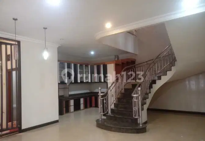 Rumah Bagus Rapih Siap Huni Kosambi Jakarta Barat