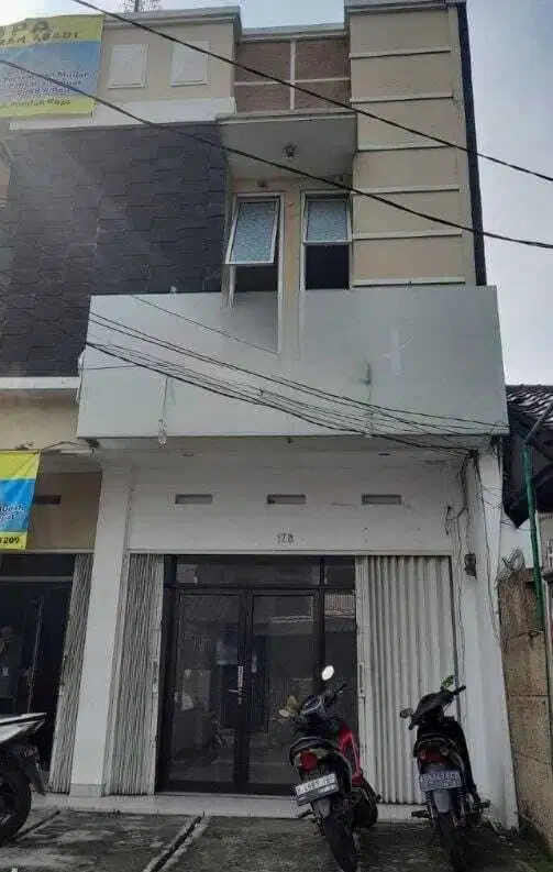 Disewa Ruko Cantik 2,5 Lantai Pondok Kopi Duren Sawit Jakarta Timur