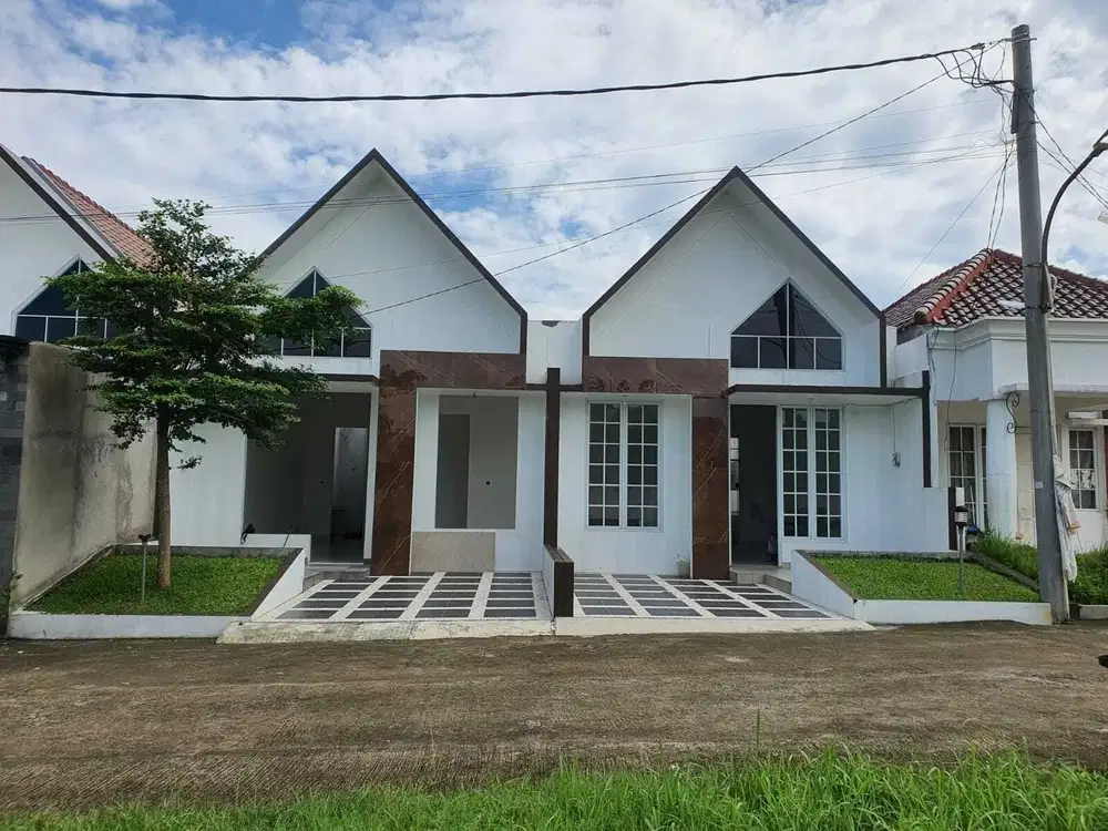 BOOKING FEE HANYA 500RB ! RUMAH CANTIK SIAP HUNI DEKAT STADION PAKAN S