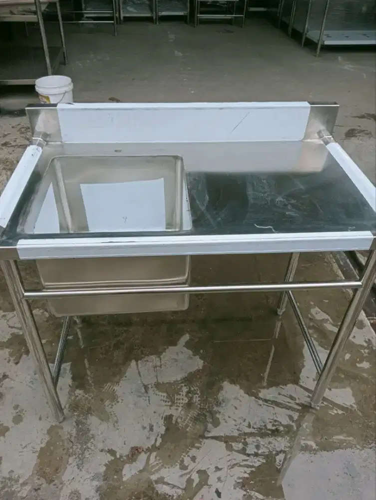 Sink sayap kanan
Uk P100 L60 T85
Uk lubang (T 40 L40 T30)
Kondisi baru