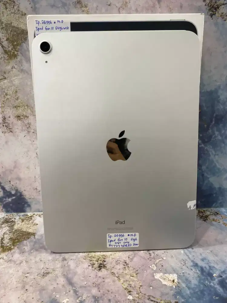 Di jual HP IPAD GEN 10 warna STARLIGHT memory interna 64GB