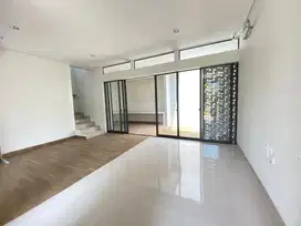 Disewakan Rumah Siap Huni di Cluster Flora Summarecon