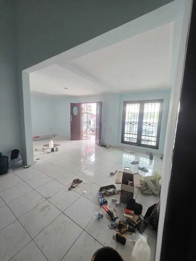 Disewakan RUMAH CITRA 5  jl boulevard