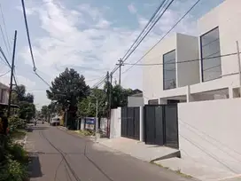 Rumah Nyaman di Riung Bandung dekat Margahayu Raya RS Al Islam Metro