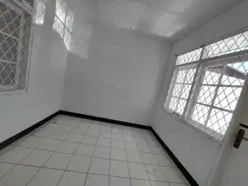 Rumah minimalis, siap pakai, daerah nyaman di arcamanik disewakan