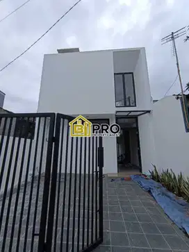 RUMAH MEWAH SIAP HUNI DEKAT LRT DAN TOLL CIBUBUR