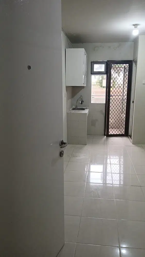 Disewakan Apartemen Gading Nias Studio Tower Emerald Lantai.1