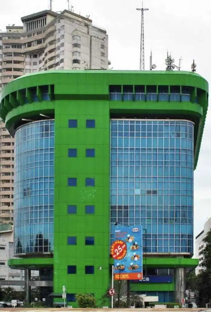 jual gedung di gajah mada