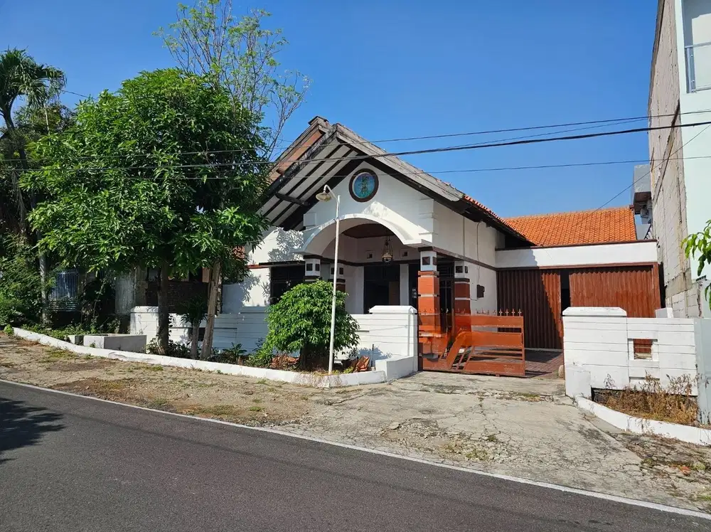 Rumah luas di jalan wologito kembangarum dekat jalan muradi siliwangi