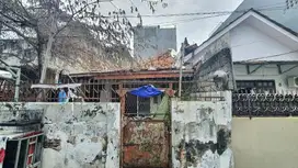Rumah Tua Hitung Tanah Mangga Besar uk 5.6x23 Akses Jalan 2 Motor SHM