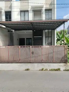 Disewa Rumah 2 Lantai Full Furnished Terawat di Cisaranten Kulon