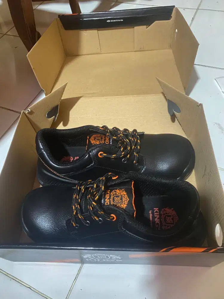 Sepatu Safety Kings Ori Size 43