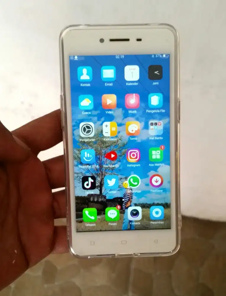 Oppo A37F ( 2/16GB ) siap pakai, HRG : 350.000 NETT