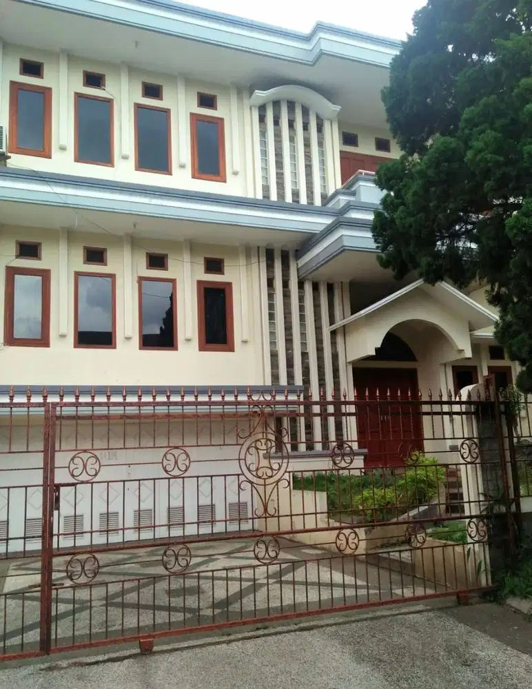 Termurah! Rumah lux mainroad setraduta bandung utara