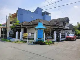 Rumah Hook Tengah Kota Tirtoyoso Semarang Timur