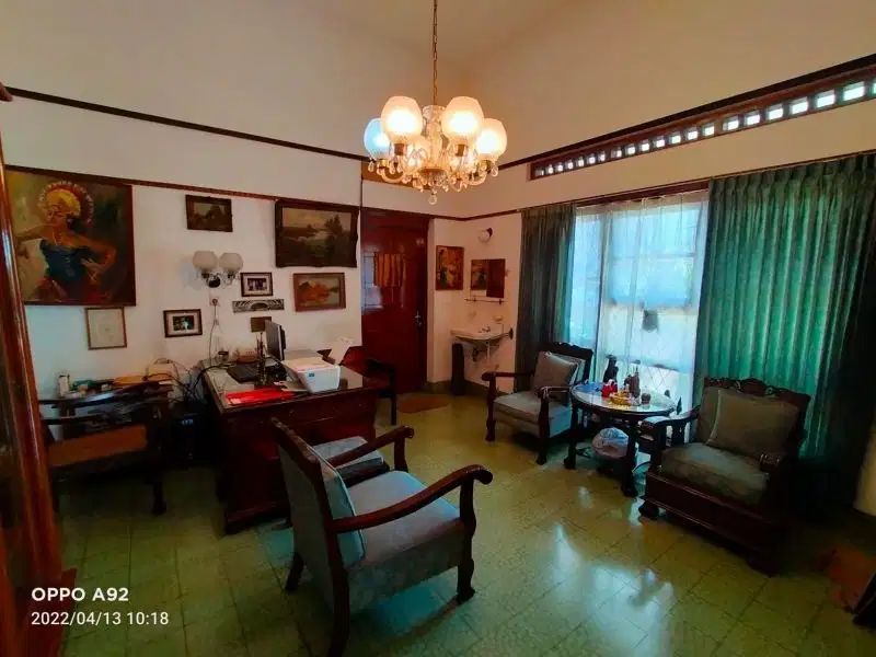 Jual Rumah bangunan belandaterawat, Full Furnish, tengah kota Bandung