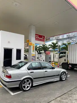 BMW 318i 1997 Bensin