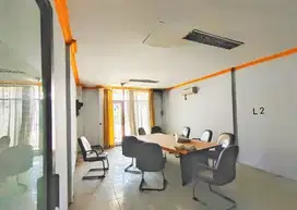 Ruko siap pakai di Komp Permata Ancol bisa masuk container