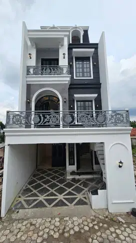 Di Jual Rumah Baru Tipe American Classic 3 Lantai Di Jl M. Kahfi II, Jagakarsa, Jakarta Selatan