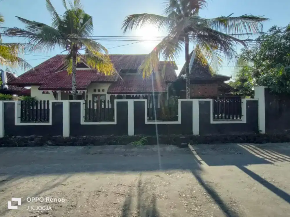 Disewakan rumah istimewa full furnish area Jakal Km 9 Sleman