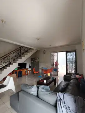 DIJUAL RUMAH LEBAR 8 meter 3KAMAR @MICHELIA GADING SERPONG HARGA 2 M