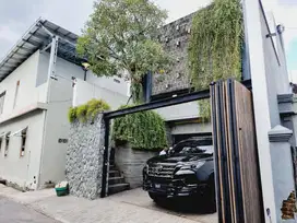 Rumah Mewah 2 Lt 147m² Design Tropical Ada Private Pool Solo Kota