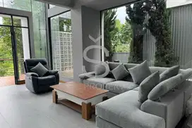 DIJUAL RUMAH BAGUS FULL FURNISHED DAGO PAKAR KOTA BANDUNG.