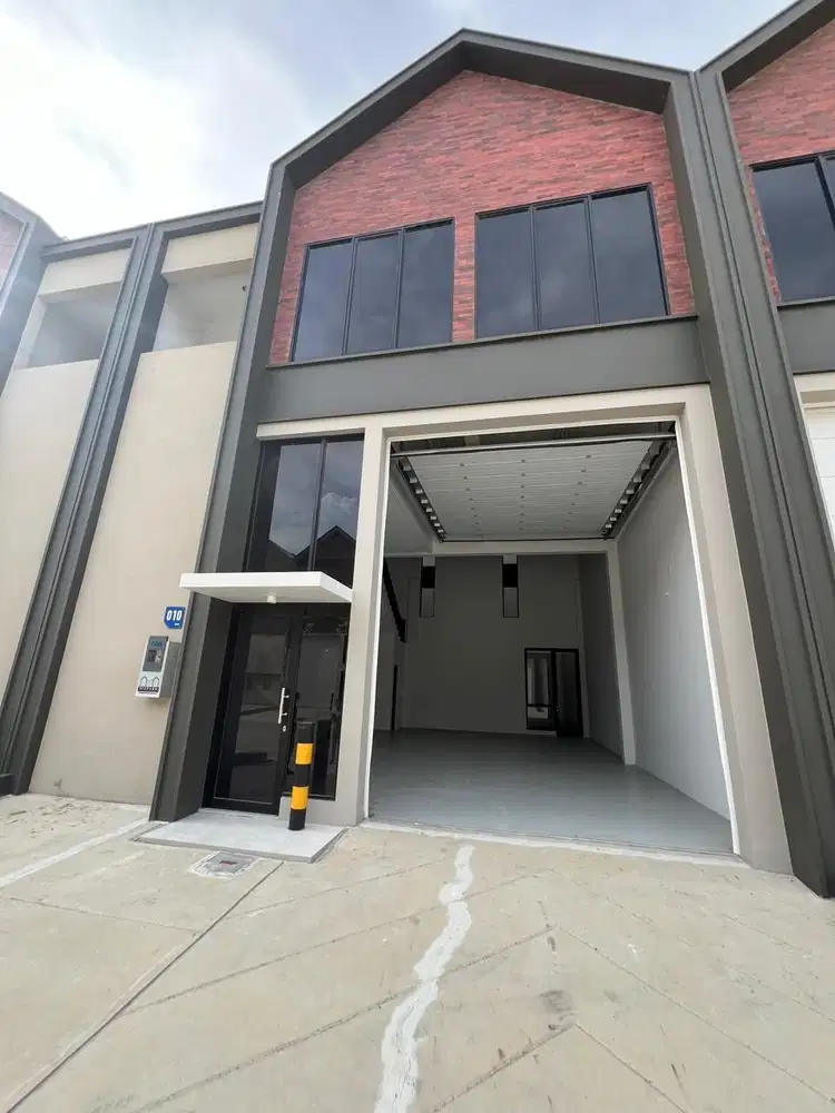 DISEWAKAN GUDANG BIZPARK PIK 2 UK 9X20 ADA KANTOR