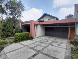 Rumah itung tanah di setrasari