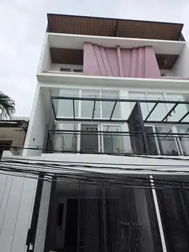 ANA RUMAH BARU SEMIFURNISHED UK 5X15M DI MUARA KARANG