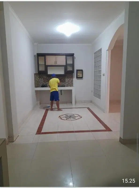 Di jual rumah 2 lantai siap huni di BSD.